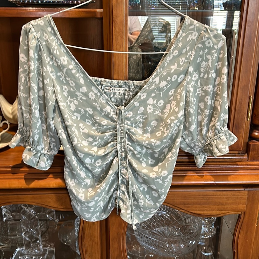 Abercrombie & Fitch top XS